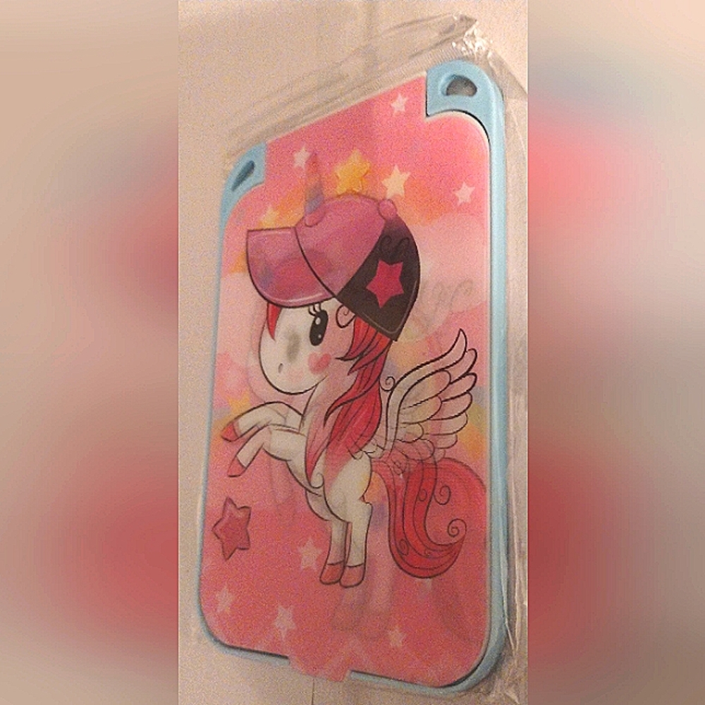 A changing picture unicorn mirror